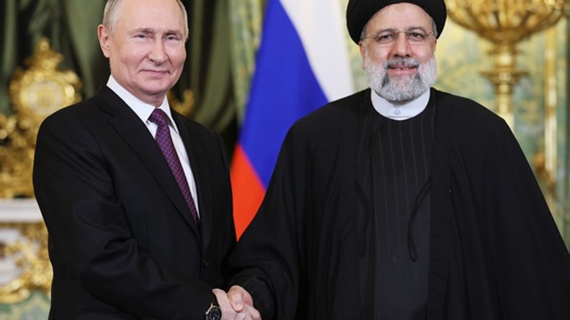 Vladimir Putin och Ebrahim Raisi trivdes ihop. Foto: Sergei Bobolev/Kremlin Press Pool