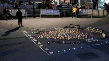 En minnesceremoni för avlidna i covid-19, Queens, New York, maj 2020. Enligt en ny studie var Queens en nod för smittspridningen i New York under våren 2020. Foto: 	Bebeto Matthews/AP/TT.