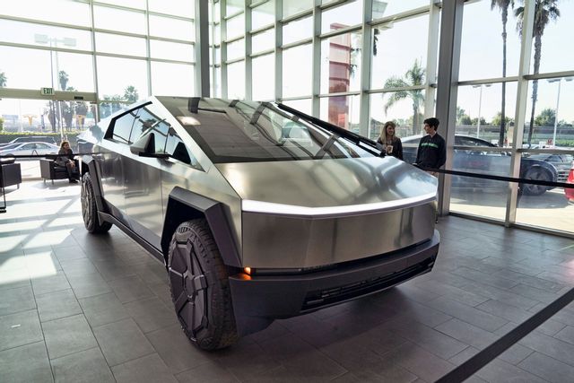 Tesla måste återkalla i princip alla Cybertrucks som har tillverkats hittills. Arkivbild. Foto: Richard Vogel/AP/TT