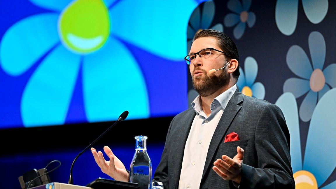 Sverigedemokraternas partiledare Jimmie Åkesson talar under partiets kommun- och regionkonferens i Karlstad. Foto: Tommy Pedersen / TT