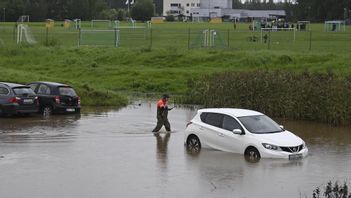 Världen tycks inte dela den svenska uppfattningen om att striden om klimatet står här. Ett steg fel och någon annan del av världen drabbas av katastrof. Och kanske undergång. Foto: Fredrik Sandberg/TT 