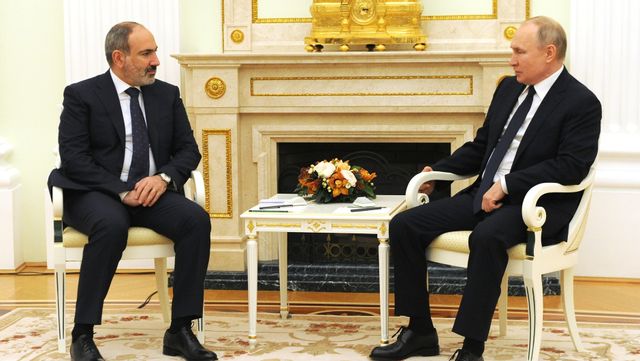 Nikol Pasjinjan och Vladimir Putin i kreml 2021. Foto: CC BY 4.0/Wikimedia Commons