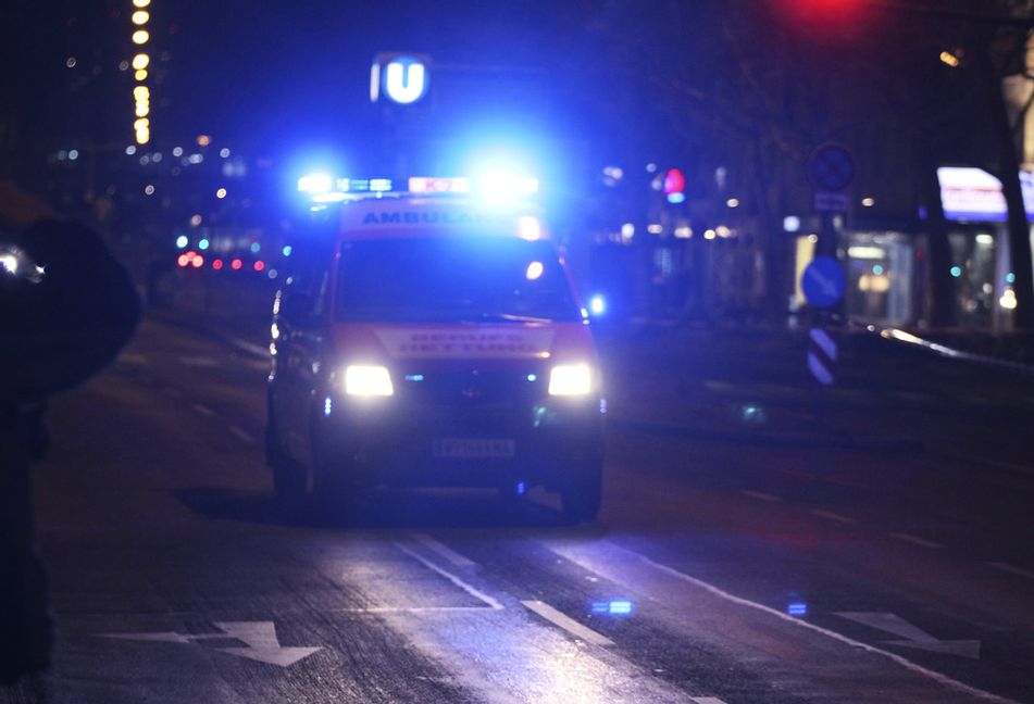 Arkivbild på en ambulans i Österrike. Ronald Zak/AP/TT