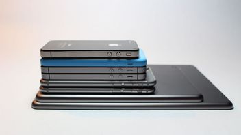 Gamla men fullt fungerande mobiler – och surfplattor – blir snabbt ”outdated” i takt med teknikbolagens produktcykler. Foto: Pexels