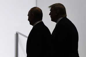 Donald Trump och Vladimir Putin i samband med ett G20-möte i japanska Osaka 2019. Foto: Susan Walsh/AP/TT