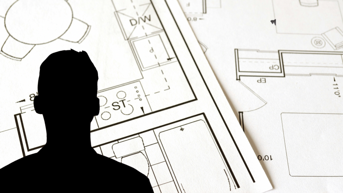 En bygglovshandläggare i Sollentuna godkände ärenden för en fastighetsägare han samtidigt hade en hemlig relation med. Montage. Foto: Pexels