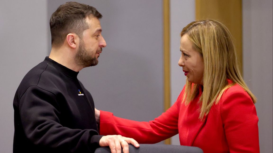 Ukrainas president Volodymyr Zelenskyj och Italiens premiärminister Giorgia Meloni. Foto: Johanna Geron/AP/TT 