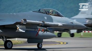 Ett taiwanesiskt stridsflygplan av typen F-16. Arkivbild. Foto: TAIWANS MILITÄRS NYHETSTJÄNST VIA AP/TT