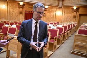 Riksbankschef Erik Thedéen vid en utfrågning i finansutskottet i riksdagen. Foto: Pontus Lundahl/TT