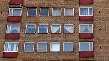 Tidningen beskriver problem med krossade fönster, smuts, råttor och hissar som är ur funktion. Foto: Solum, Stian Lysberg/TT. 