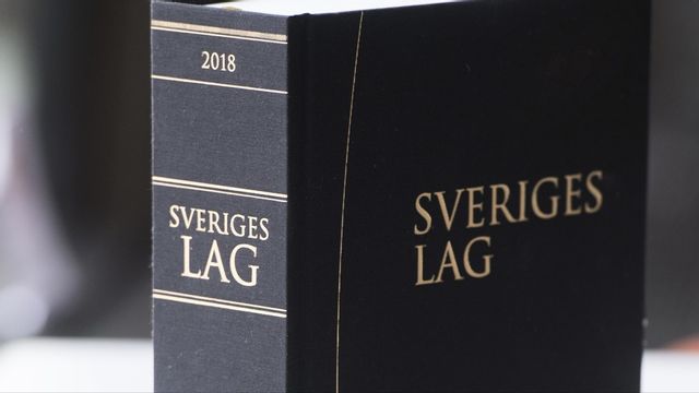 En polisanställd man har dömts för 25 bidragsbrott. Arkivbild. Foto: FREDRIK SANDBERG/TT
