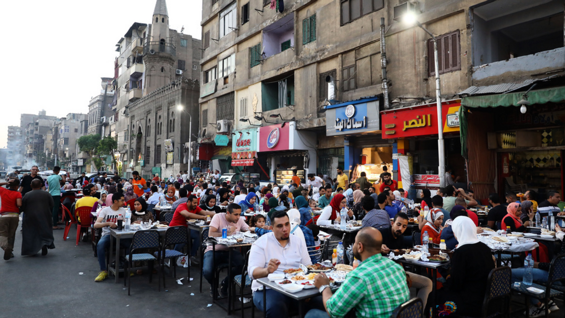 Iftar vid Ramadans utgång i Kairo i maj i år. Foto: Ahmed Gomaa, XINHUA/TT