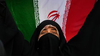 Vissa vill inte se vad som döljer sig bakom islams slöja. Photo credit: Vahid Salemi / TT