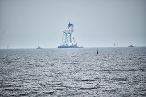 Vindkraftsparken Baltic Power byggs inte långt från infarten till havs mot den ryska östersjöenklaven Kaliningrad. Foto: Baltic Power Sp./TT