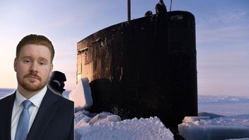 Den amerikanska ubåten USS Hartford har brutit igenom isen under en militärövning norr om Alaska 2018. Foto: Privat/Michael H. Lee/US Navy