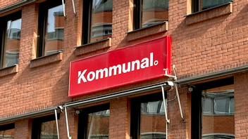 Skylt till facket Kommunals byggnad i Stockholm. Kommunal i Malmö kritiserar nu bristande introduktion för sommarvikarier. Foto: Cecilia Aspegren/Bulletin