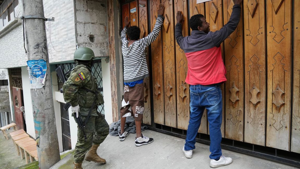 Ecuador har haft en eskalerande situation med gängkriminella under veckan. Foto: Dolores Ochoa/AP