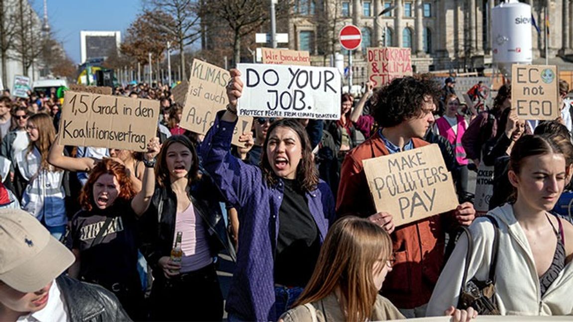 Tysk klimatdemonstration i mars 2025. Bild: AP Photo/Ebrahim Noroozi