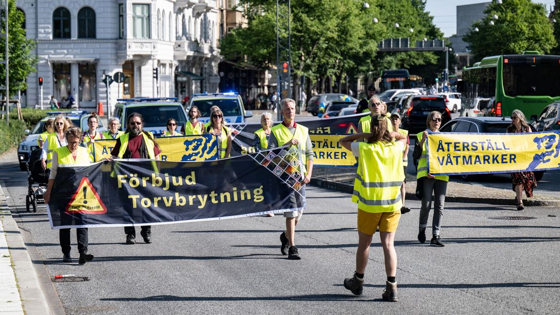 Arkivbild på när klimatorganisationen Återställ Våtmarker marscherar i Malmö 2023. Foto: Johan Nilsson/TT