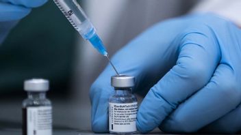 Ett israeliskt sjukhus ska börja vaccinera anställda med en fjärde dos vaccin. Arkivbild. Foto: Oded Balilty/AP/TT