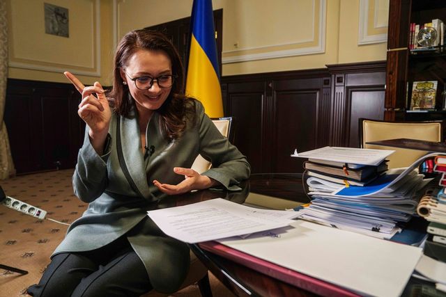 Ukrainas ekonomiminister Julia Svyrydenko under en intervju med nyhetsbyrån AP i Kiev i januari. Foto: Evgeniy Maloletka/AP/TT