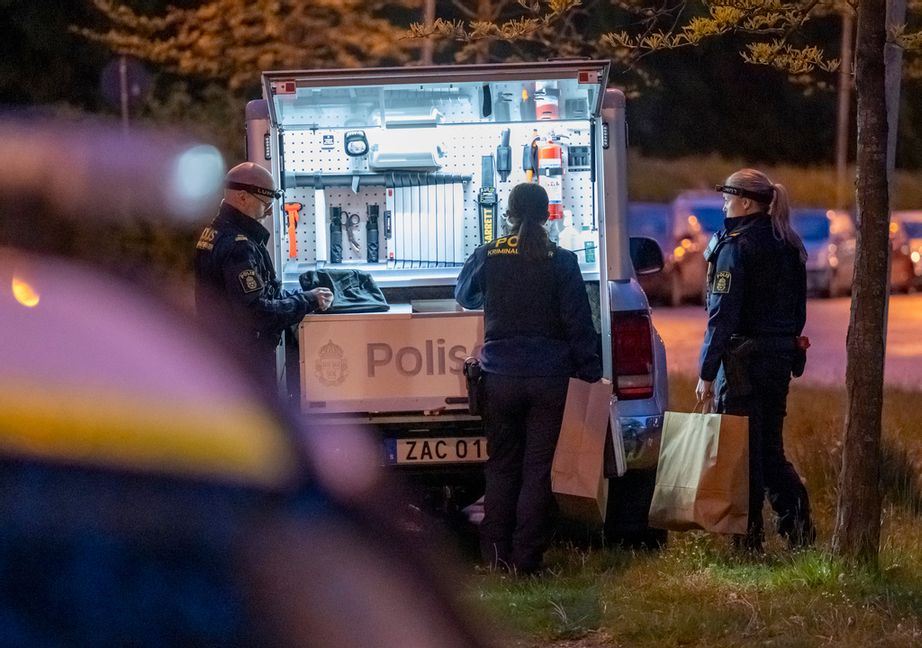 Polis och kriminaltekniker i Malmö. Foto: Johan Nilsson/TT