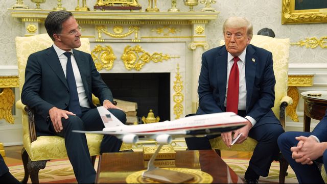 USA:s president Donald Trump tillsammans med Natos generalsekreterare Mark Rutte inför deras möte i Vita huset på måndagen. Foto: Evan Vucci/AP/TT