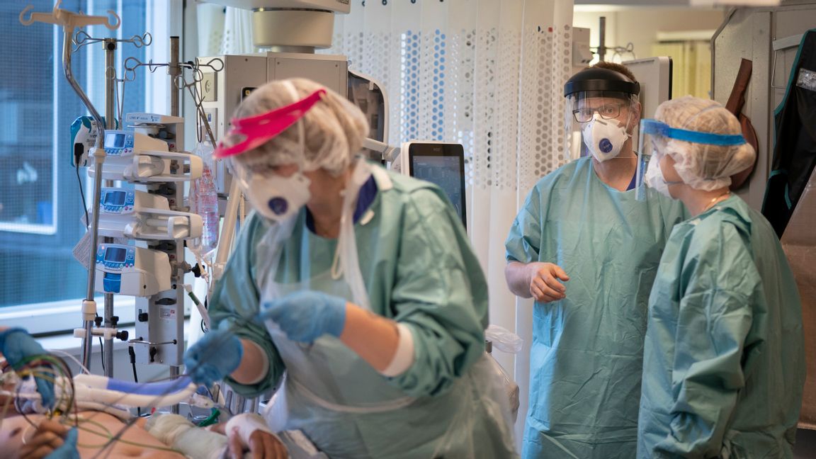 Foto: TT/Björn Larsson Rosvall 
Vaccinering av vårdpersonal kan tidigareläggas, meddelar Folkhälsomyndigheten.