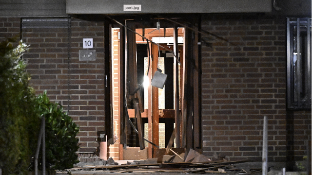 Sprängdåd mot port till flerfamiljshus i Helsingborg. Foto: Johan Nilsson//TT