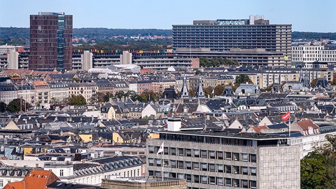 Vy över takåsarna i centrala Köpenhamn med Rigshospitalet ovan till höger. Arkivbild. Foto: Johan Nilsson/TT