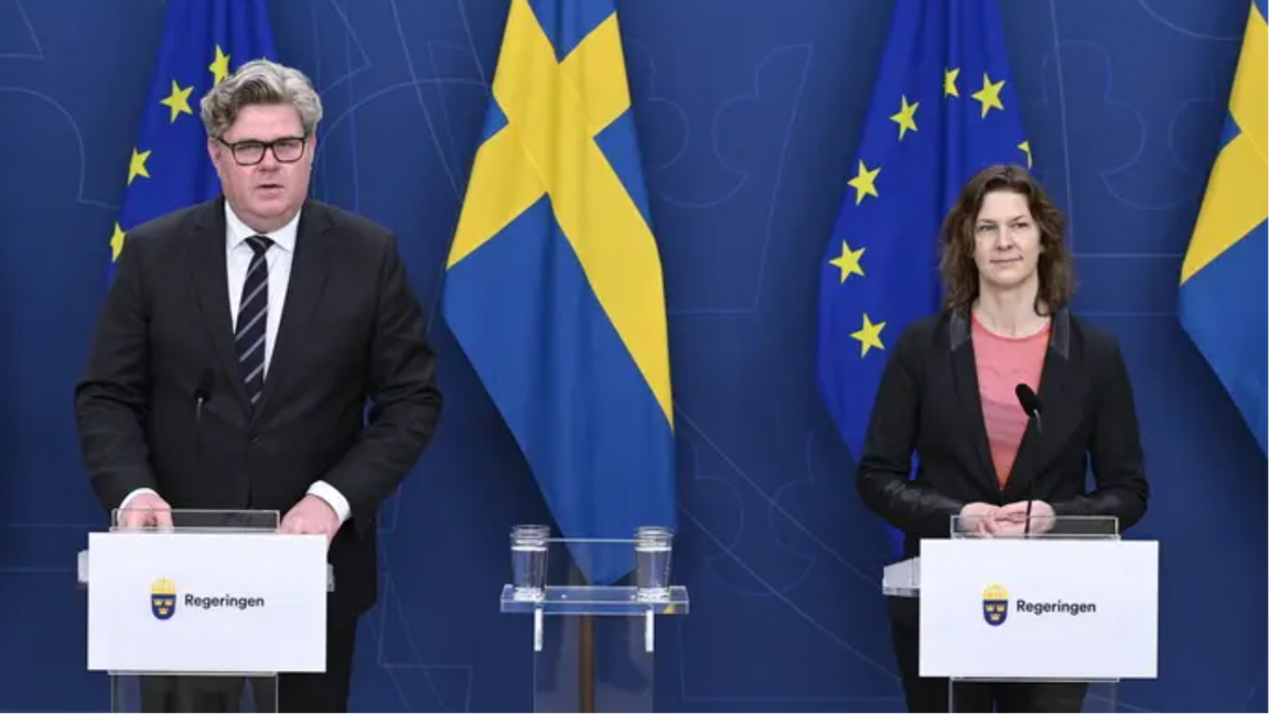 Justitieminister Gunnar Strömmer (M) och jämställdhetsminister Nina Larsson (L). Bilden är från en pressträff tidigare i år. Foto: Pontus Lundahl/TT