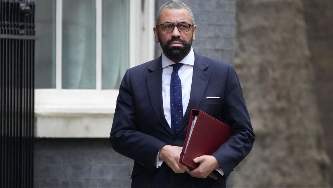 Storbritanniens inrikesminister James Cleverly. Arkivbild. Foto: FRANK AUGSTEIN/AP/TT