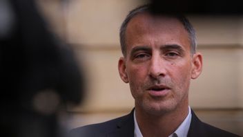 Europaparlamentarikern Raphaël Glucksmann diskuterades som socialdemokraternas framtida presidentkandidat i de avlyssnade samtalen. Foto: Thibault Camus/AP/TT