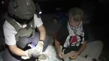 Greta Thunberg, innan hon eskorterades av israeliska styrkor från Global Sumud Flotilla-båten Alma. Foto: Israeliska utrikesdepartementet via AP