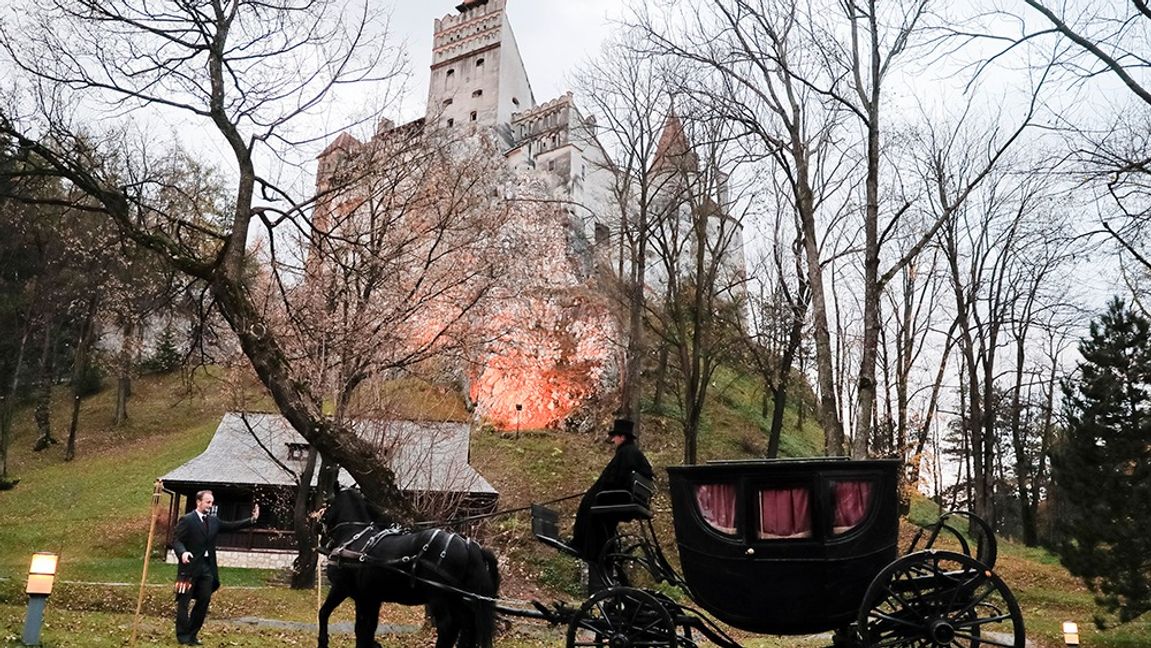 Slottet i Bran kallas ofta för Draculas slott – även om den historiska förlagan till Dracula, 1400-talsfursten Vlad Tepes, sannolikt aldrig var där. Arkivbild. Foto: AP Photo/Vadim Ghirda.