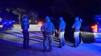 Polisen i Horry County bekräftar att minst elva personer fördes till sjukhus efter skjutningen i Little River. Foto: AP/TT