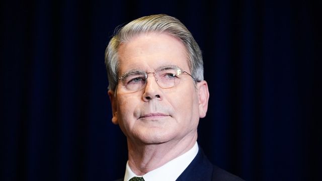 Scott Bessent anses som en av USA:s mest inflytelserika finansministrar någonsin. Han har stöd både inom finanssektorn och i MAGA-rörelsen, och har en nära relation med Steve Bannon. Foto: AP