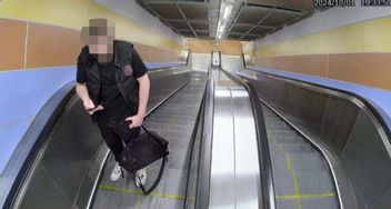 En av de åtalade svenskarna. Bild ur polisens förundersökning. Polisens förundersökning