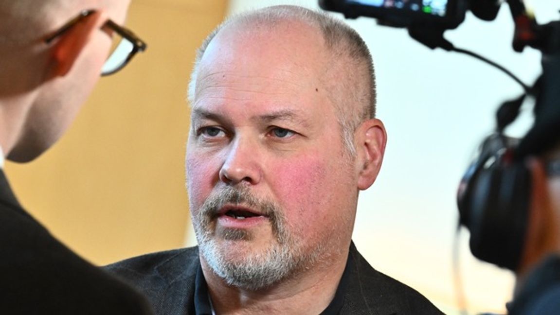 Socialdemokraternas Morgan Johansson har i frågan om utvisningar hamnat på fel sida av vad majoriteten tycker. Foto: AP/Claudio Bresciani/TT