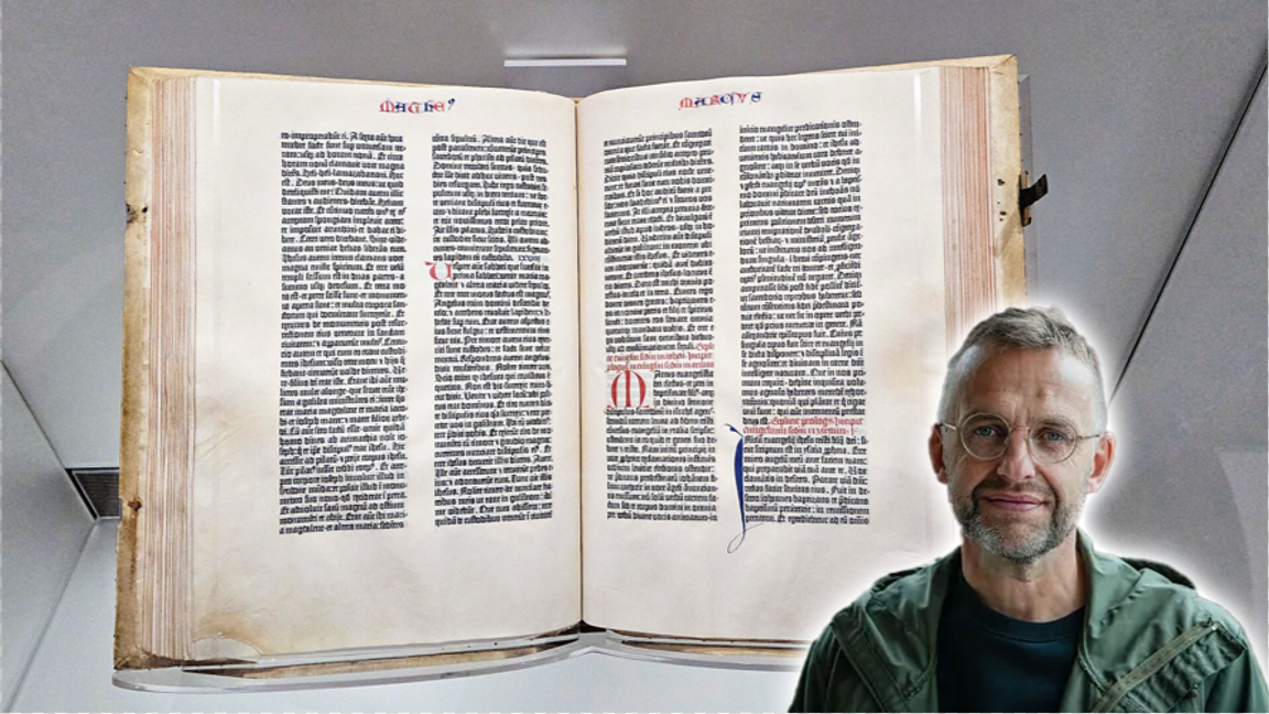 Gutenbergs bibel. ”Gud har inte gett oss modlöshetens ande, utan kraftens, kärlekens och självbehärskningens Ande. Skäms alltså inte för vittnesbördet om vår Herre”– 2 Timoteusbrevet, 1:7-8. Foto:  NYC Wanderer (Kevin Eng), CC0, via Wikimedia Commons