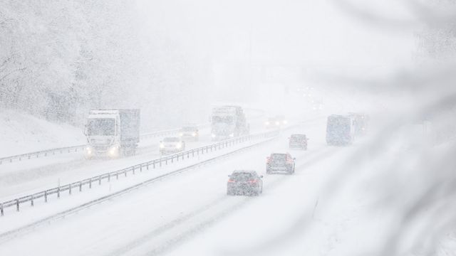 Genrebild. SMHI utfärdar en röd varning i delar av Ångermanland. Intensiva snöbyar väntas. Foto: Adam Ihse/TT