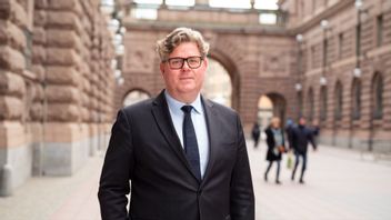 Gunnar Strömmer (M) menar att regeringens beslut blir mer rättvist för brottsoffret. Foto: Fredrik Wennerlund/Moderaterna