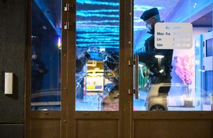 Ett misstänkt farligt föremål kastades in i en lokal i Malmö under natten till söndag. Foto: Johan Nilsson/TT