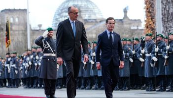 Statsminister Ulf Kristersson (M) tillsammans med Tysklands förbundskansler Friedrich Merz. Ebrahim Noroozi/AP/TT