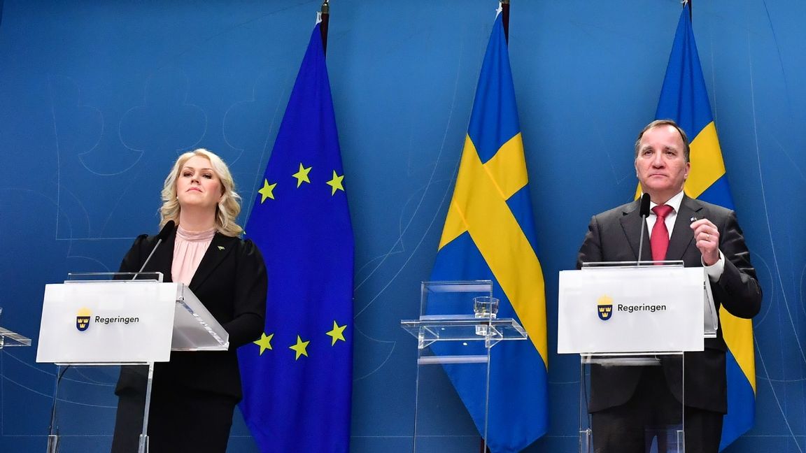 Socialminister Lena Hallengren (S) och statsminister Stefan Löfven (S). Foto: Jonas Ekströmer, TT.