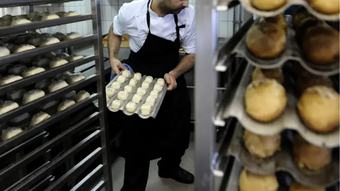 Genrebild. Efter avslöjanden om arbetsmiljöproblem och hygienbrister har bagerijätten Bake My Day tvingats säga upp hälften av personalstyrkan. Foto: Janerik Henriksson/TT