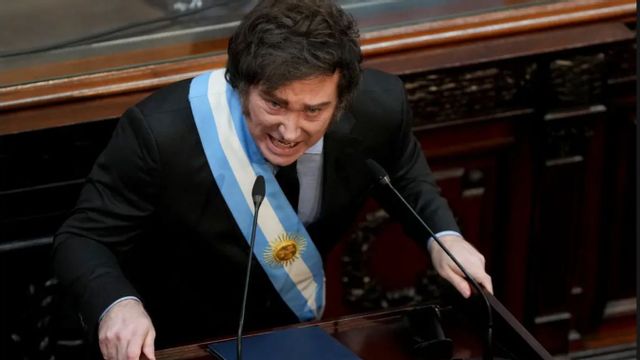 Nya regler ska göra det enklare för brottsoffer att få ersättning utan att själva behöva driva in skadestånd från gärningspersonen. Foto: TT