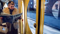 En fransk studie visar att kvinnor är mindre benägna att pendla till arbetet än män, vilket i sin tur påverkar kvinnors inkomster negativt. /TT.