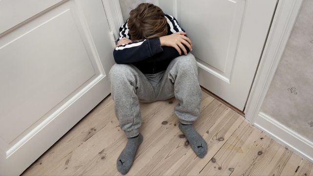 Barn lider, och samhället står passivt. Photo credit: JONAS EKSTRÖMER / TT