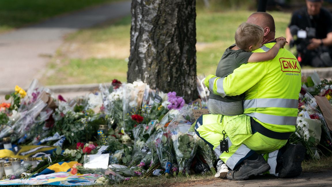 Platsen där polismannen i Biskopsgården sköts till döds. Foto: Björn Larsson Rosvall/TT